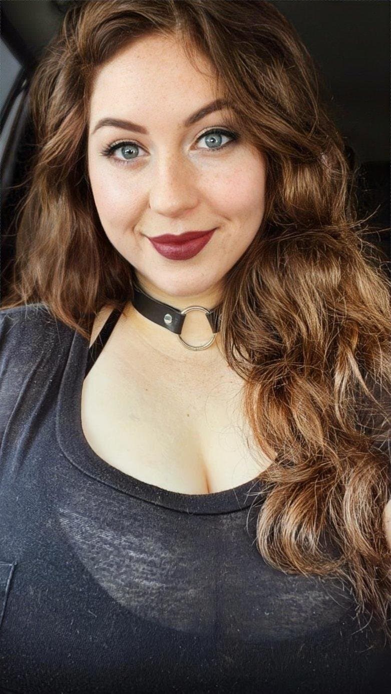 Click to view full size Dumb flat ass slut Rachel