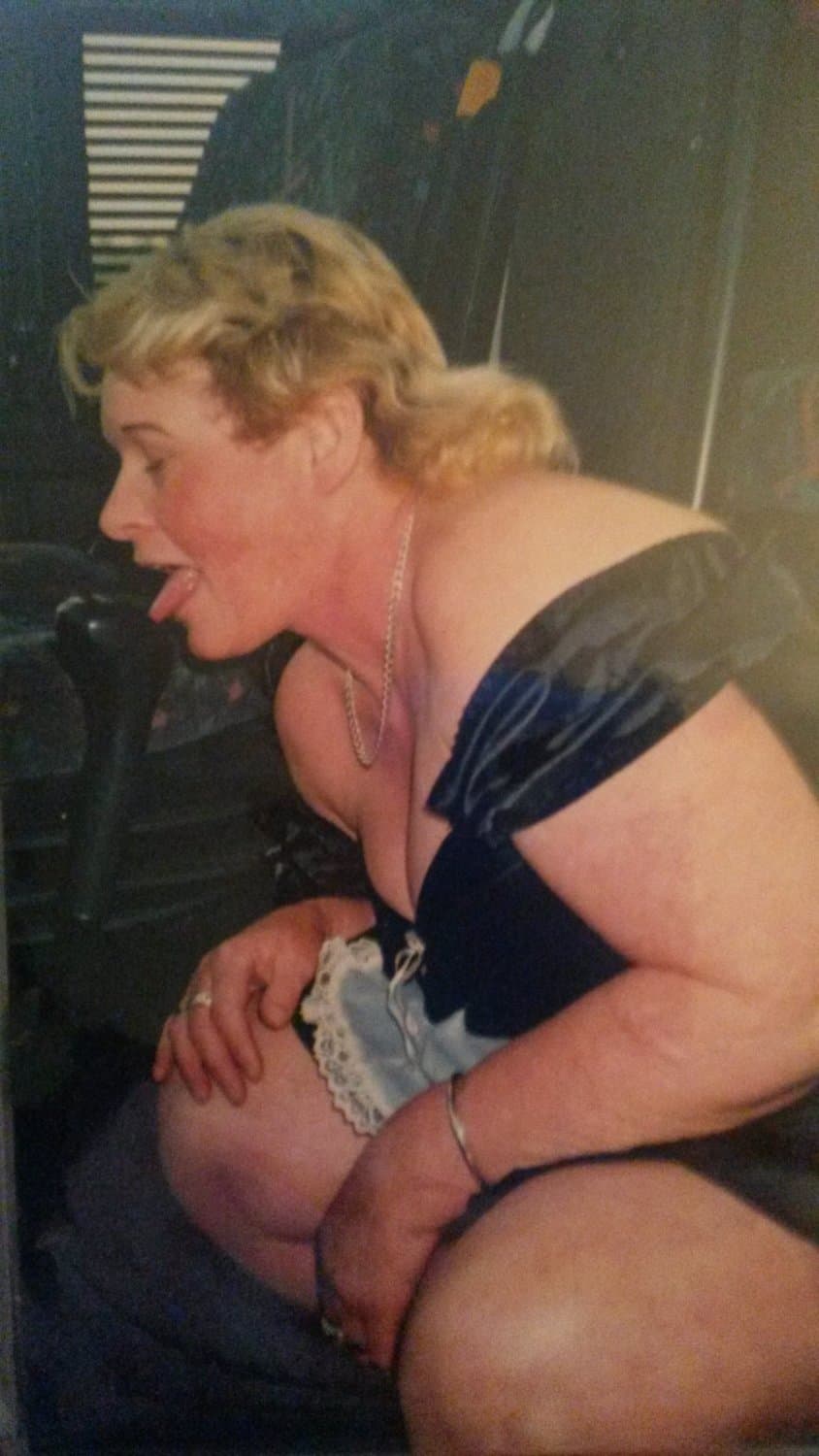 Post and share my wife .ask for more pics