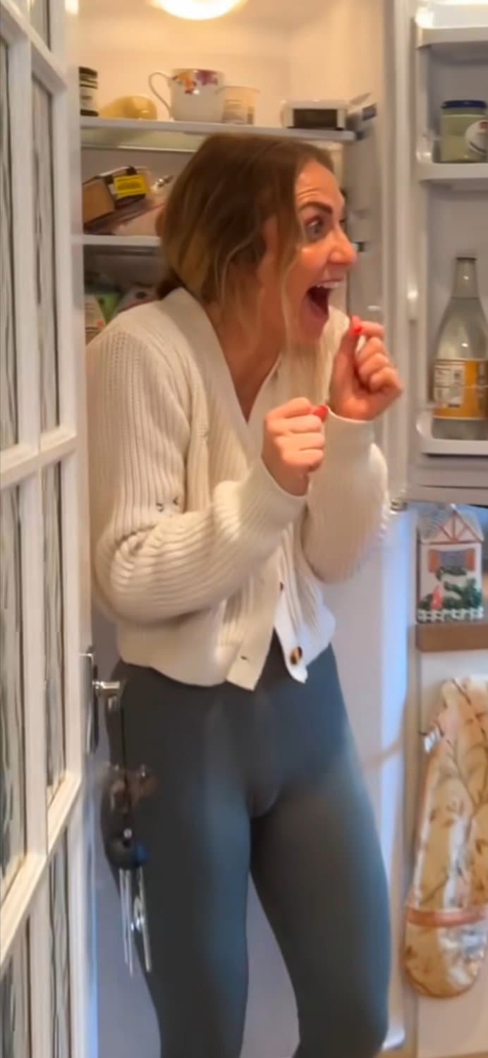 Natalie H. in leggings cameltoe