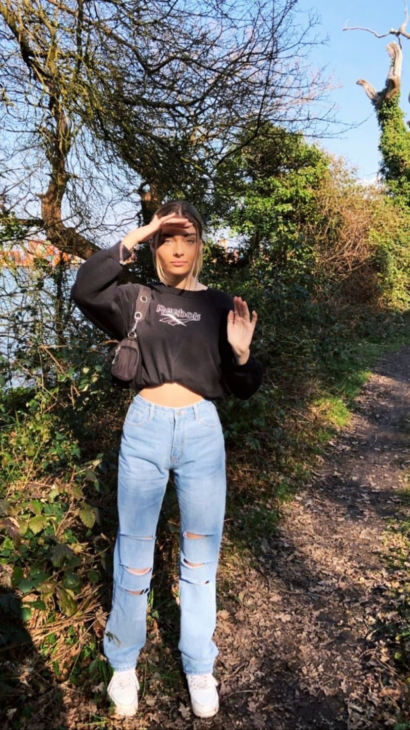 Beautiful Model Harley Elise Chapman