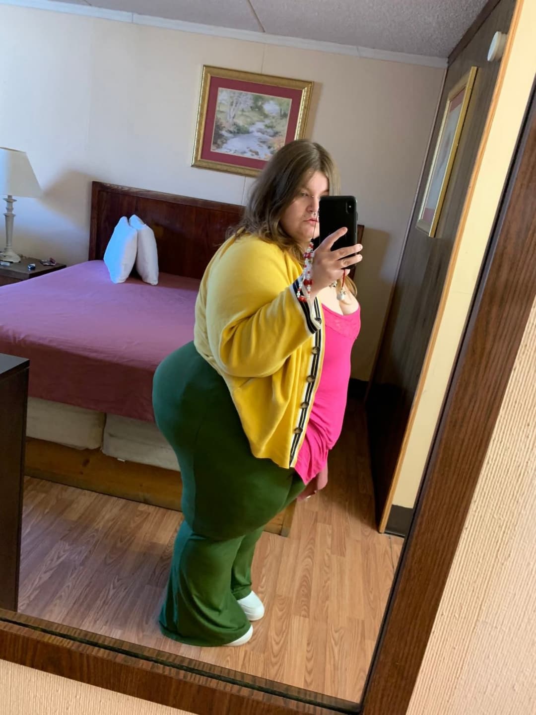 MASSIVE HUGE PAWG SSBBW BBW HUGE THICK BIG ASS GOONER MATERIAL