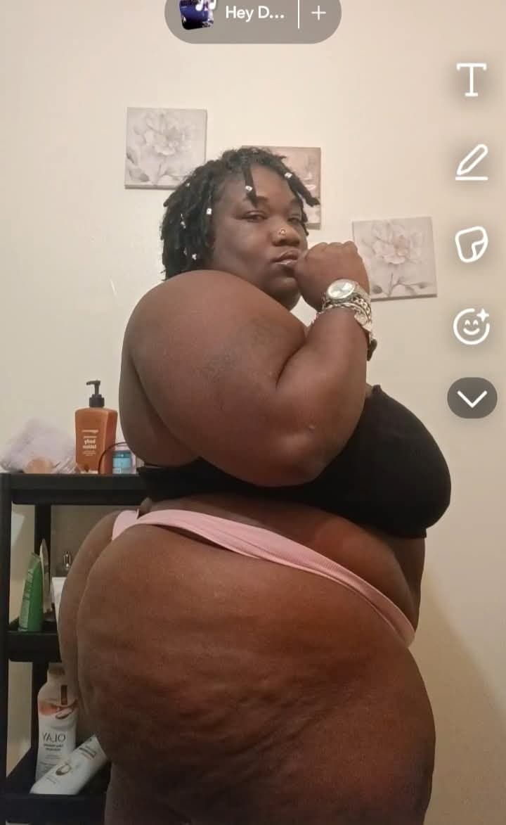 HUGE THICK MEGA EBONY BBW BUG OLE JUICY ASS BOOTY