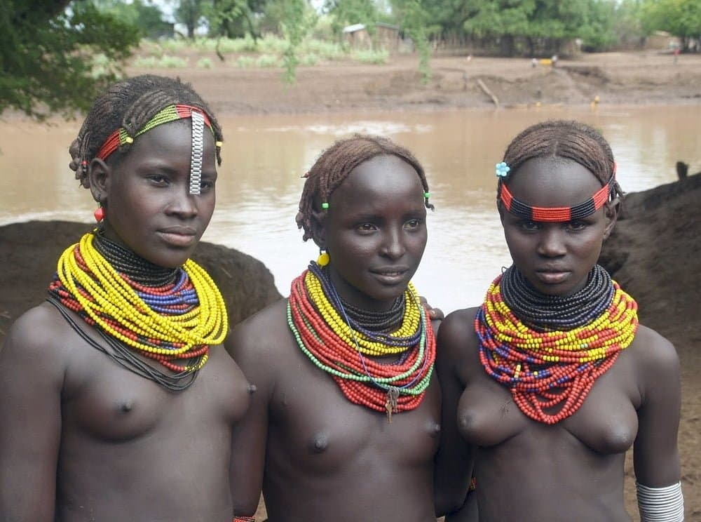 African tribal women