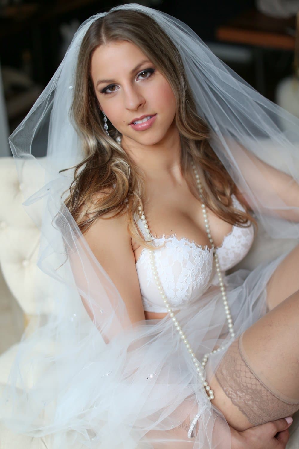 Click to view full size Curvy Beauty