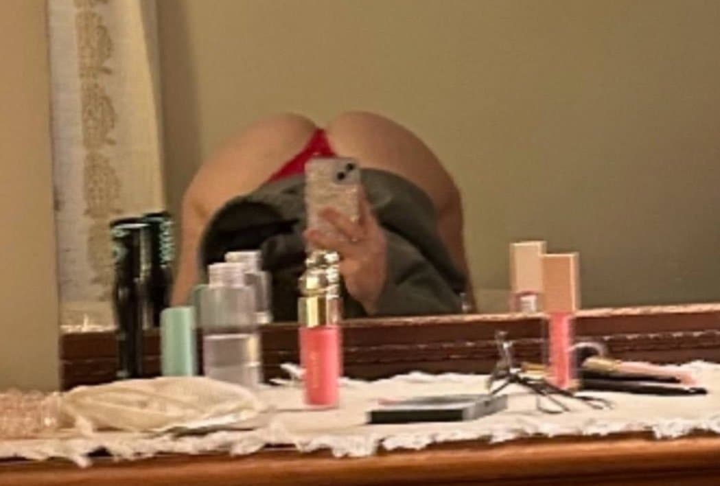 Busty PAWG slut ella from Colby College