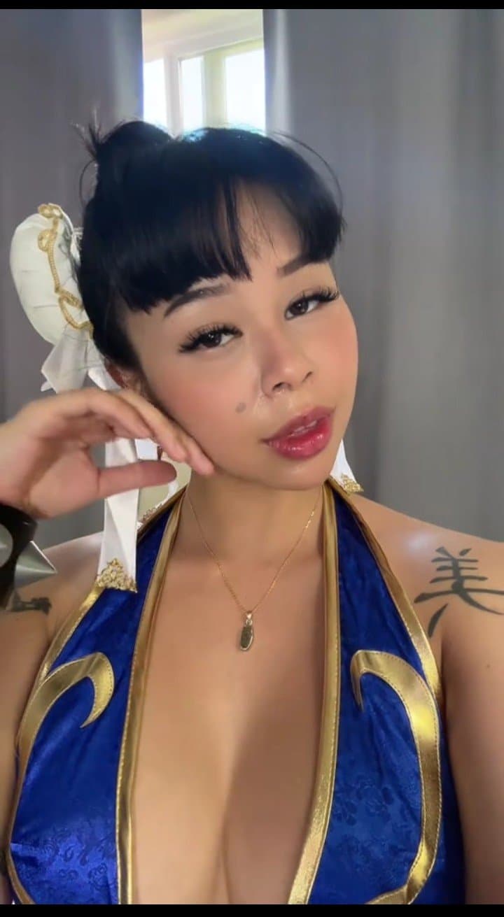 Fitness Girl Cosplay Chun li