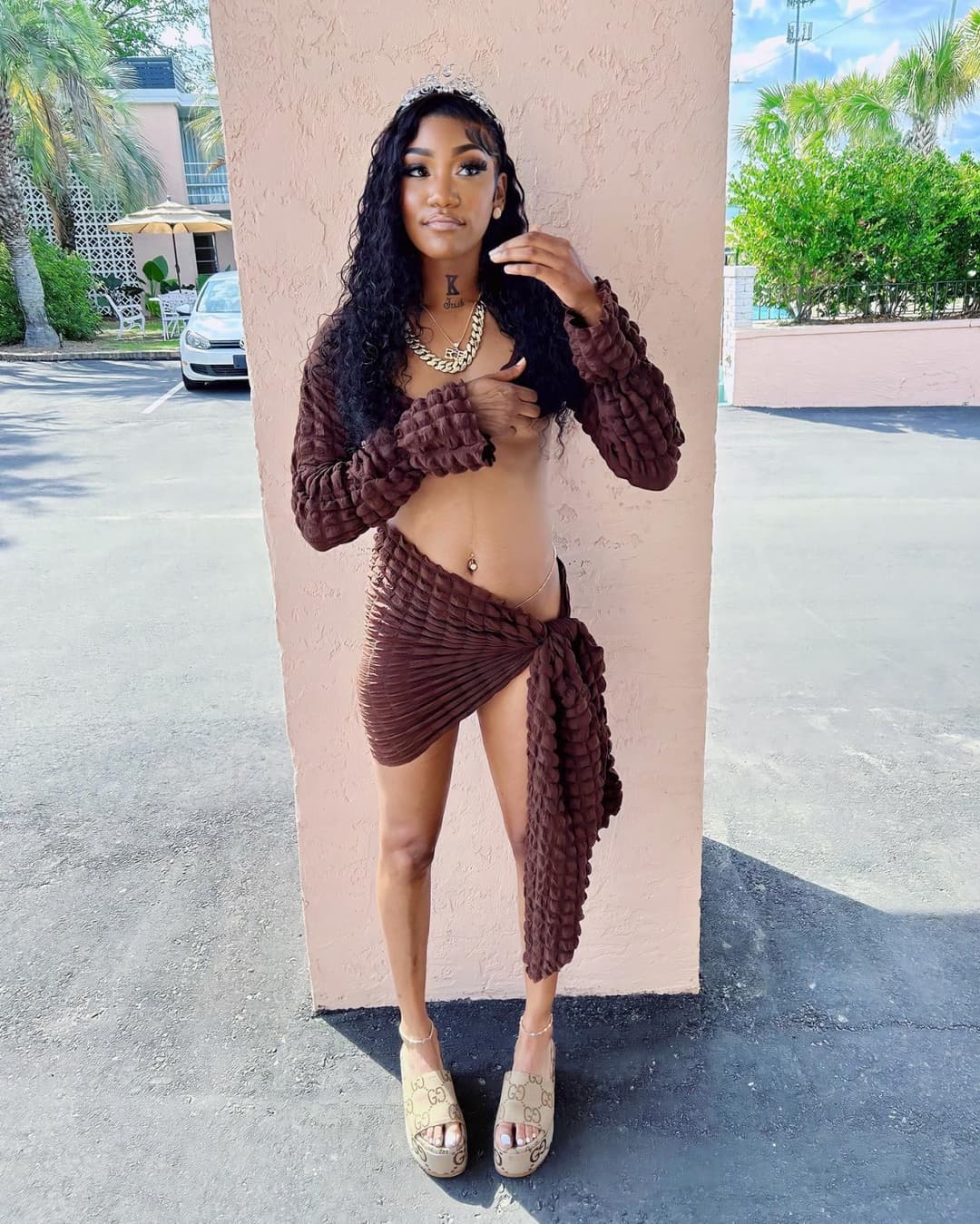 Sexy ebony rapper chick