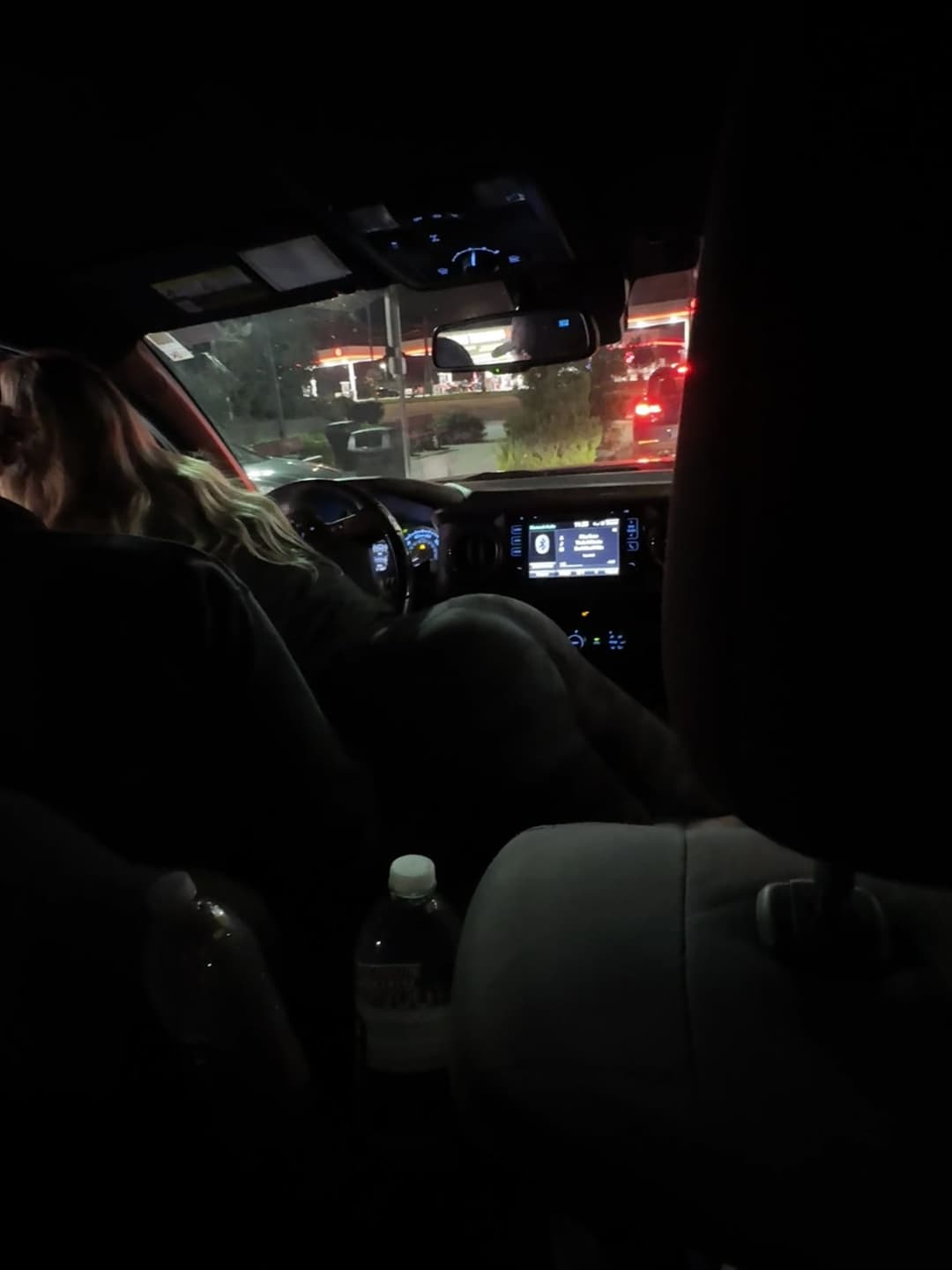 Blonde pawg bending over in spandex