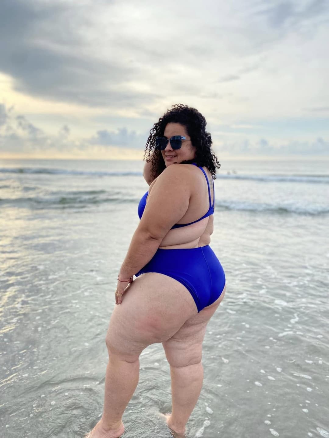 COLUMBIAN BBW BIKINI BABE