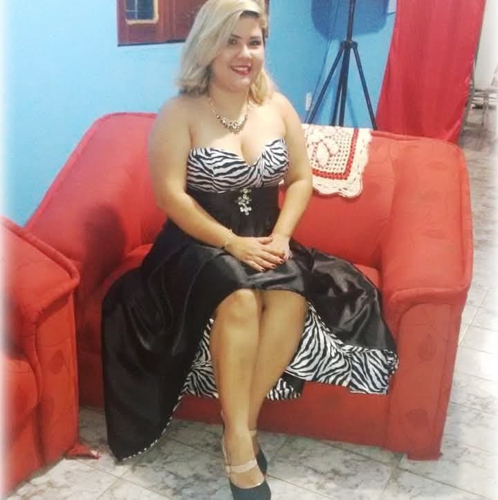 Helena cabeleireira gordelicia de S. J. dos Pinhais vazou em foto e vídeo de quando era puta Manaus