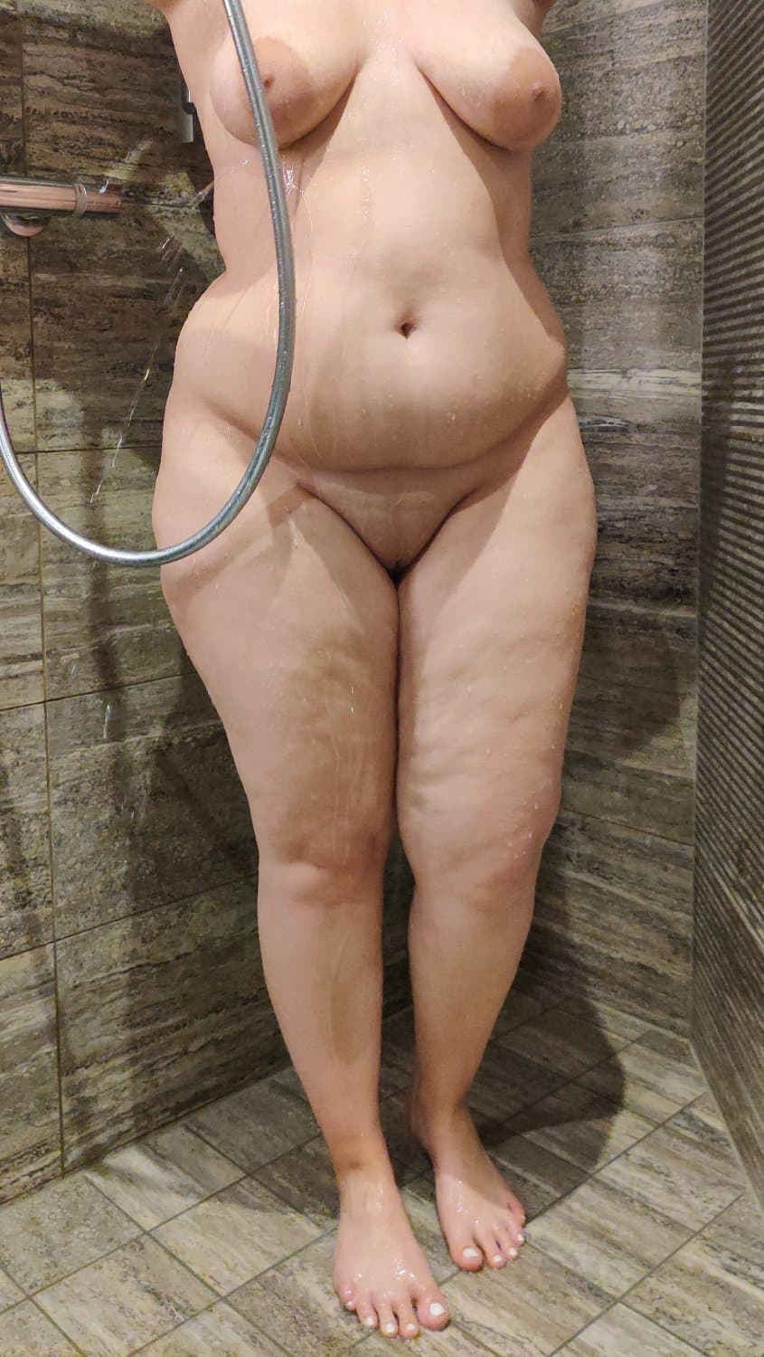 Shower Voyeur Fat Ass Chubby PAWG