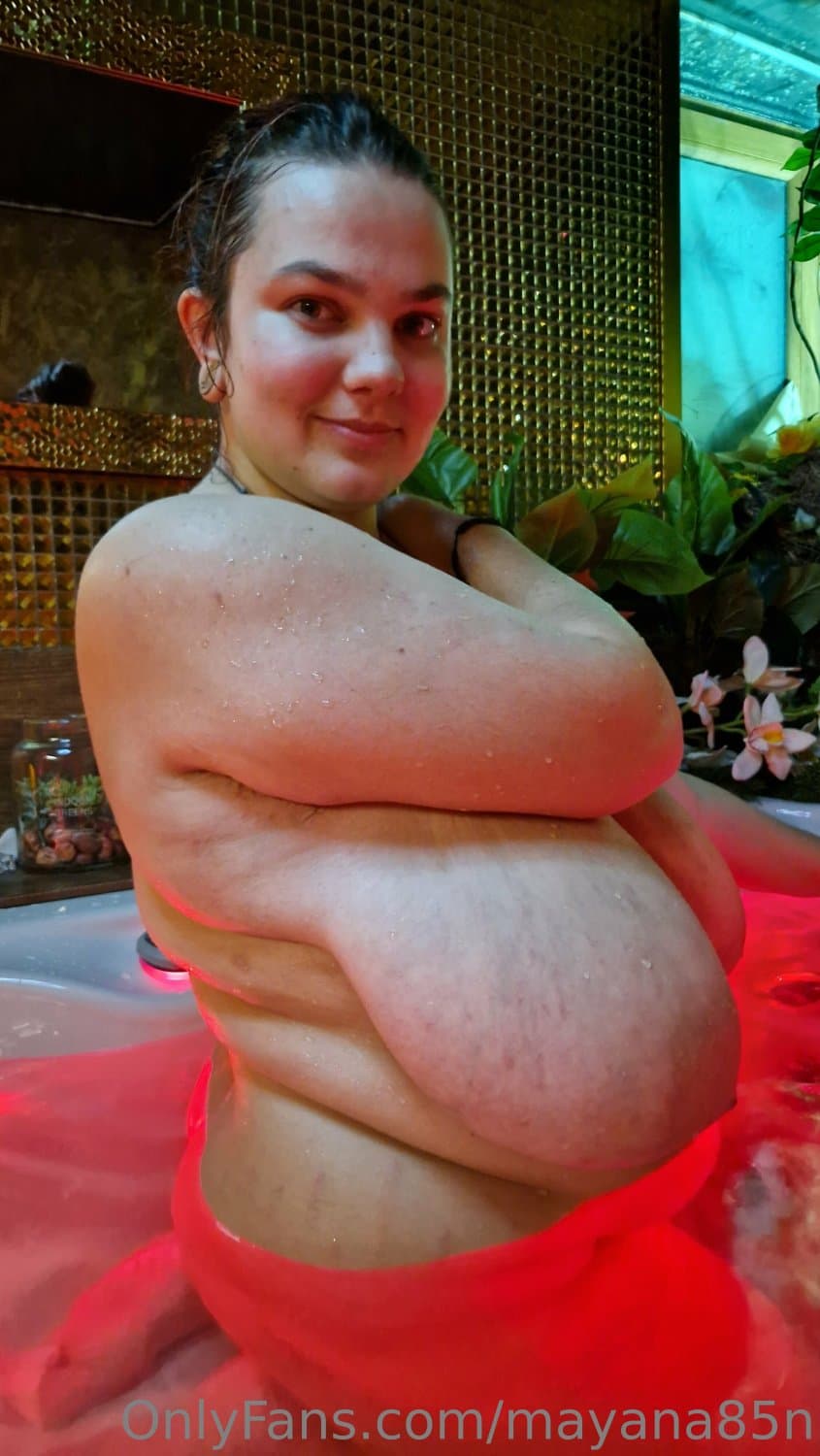 Hairy European bbw shows off her beautiful curvy body