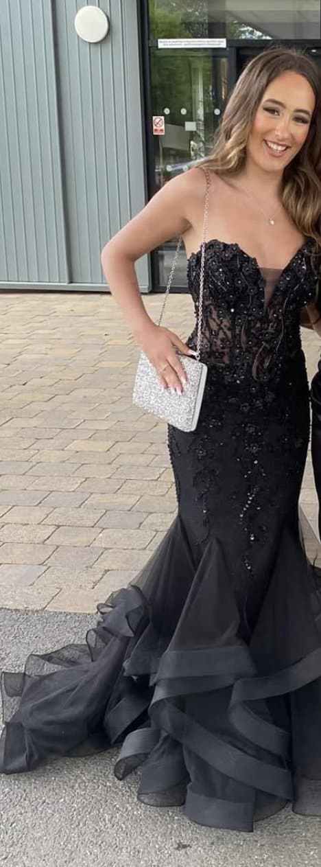 Pm me first if you wanna fuck 18yo dentist