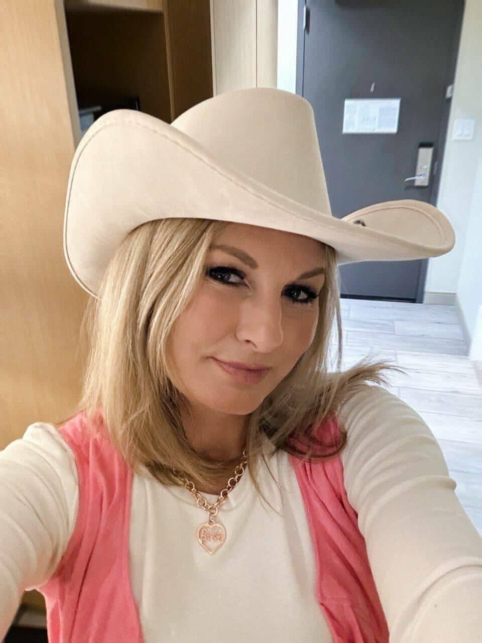 Laura, a Big Boobed Milf