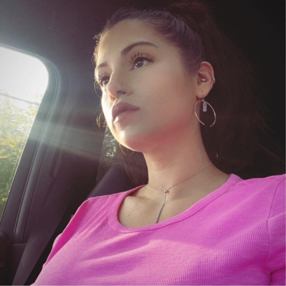 Click to view full size Pretty Italian girl first is hesitant to show her big tits, ends up masturbating on the G G W bus