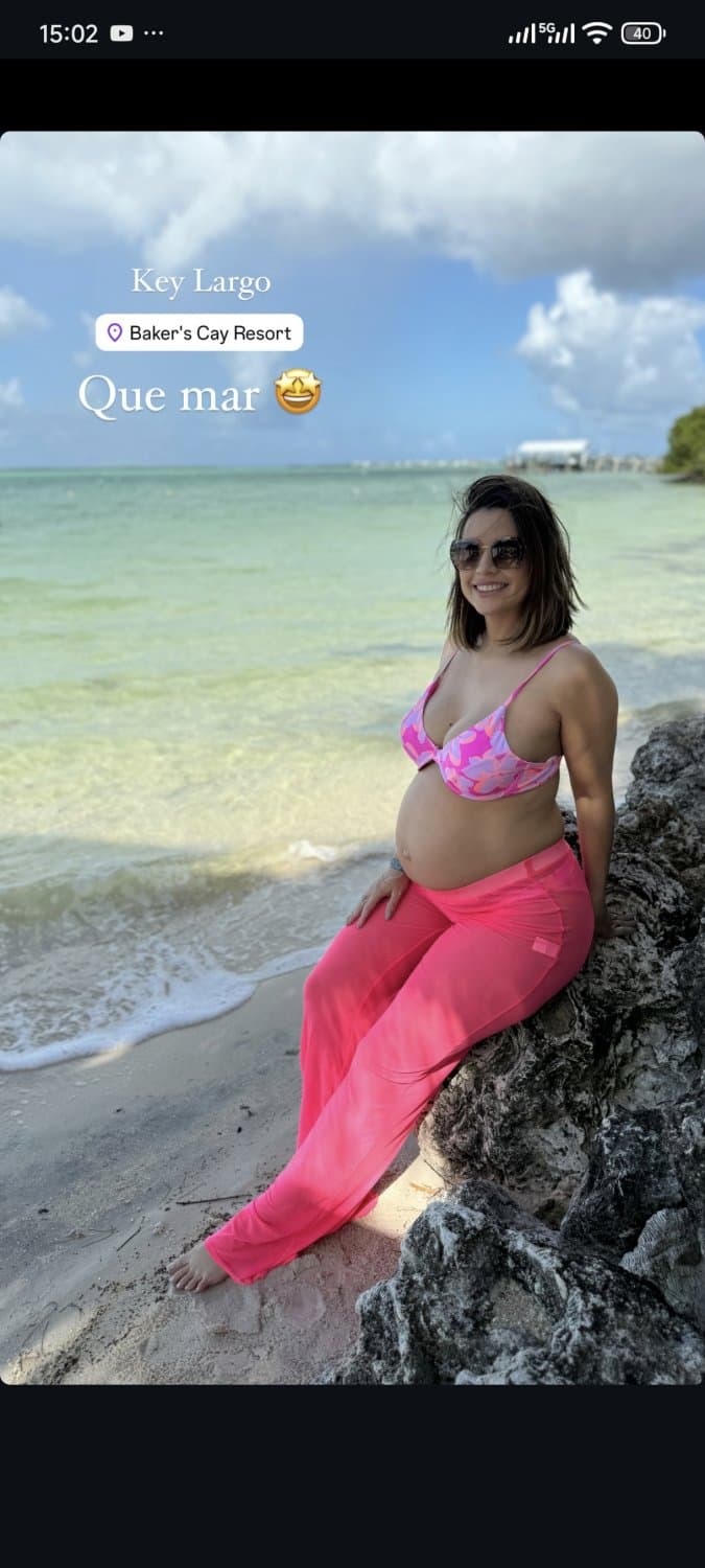 Safada, gostosa que ama uma casa de swing