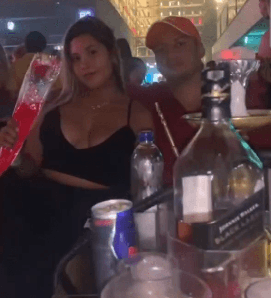 namorada gordinha mete e tem o dom do boquete perfeito