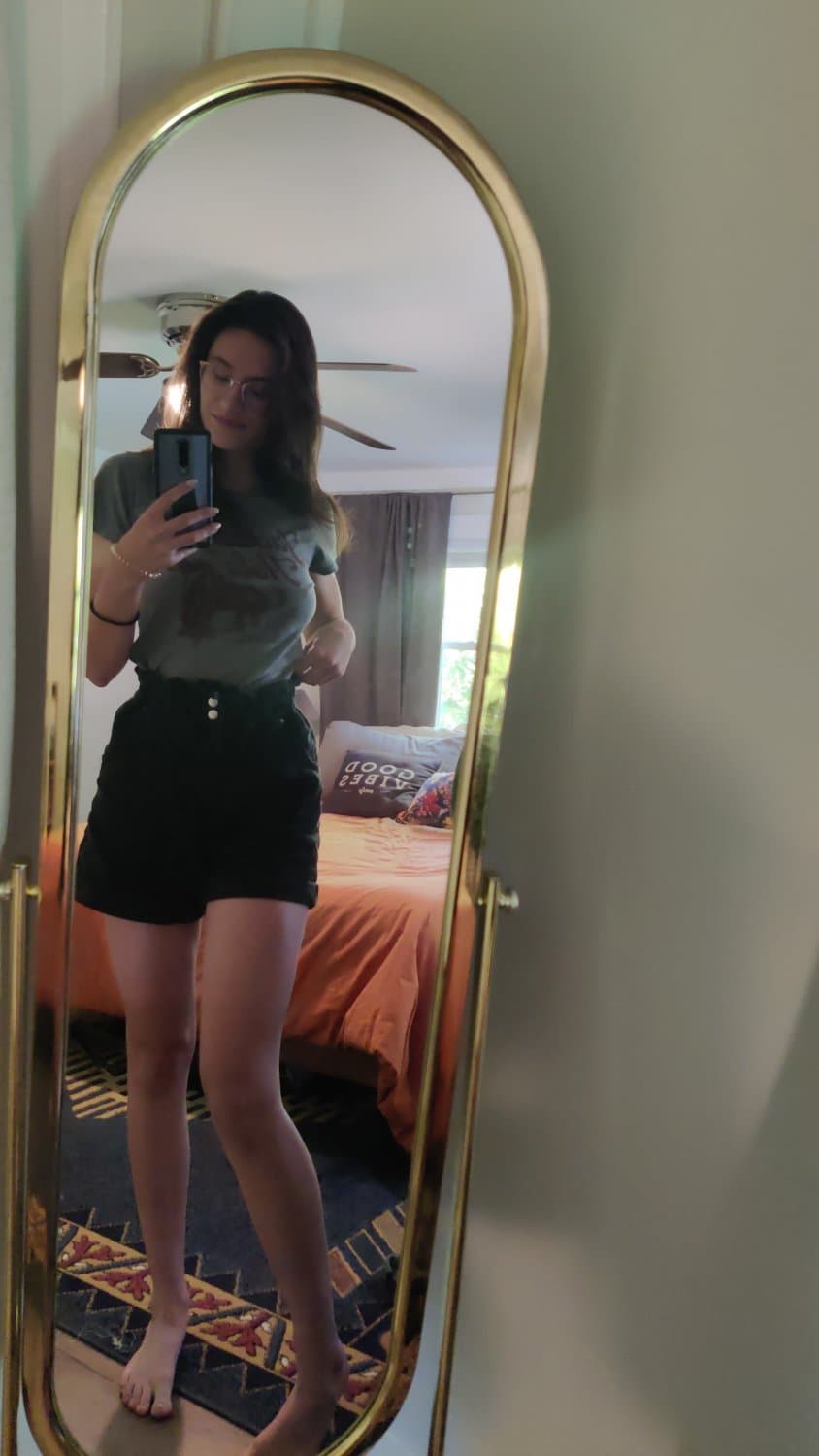 I love when girls have their favorite mirrors, they always love posing their sexy bods with them!