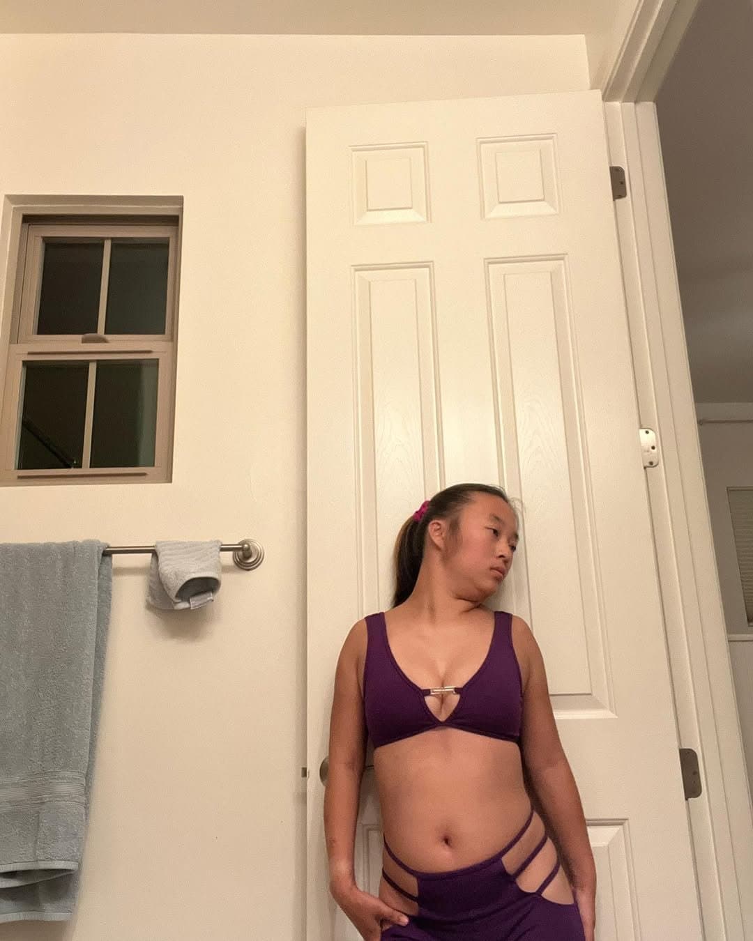 ?? Sydney, asian try on haul girl showing body in bikinis (șÿďńëÿķöņġ1)