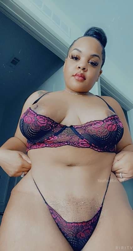 Click to view full size Goofy Ebony Busty