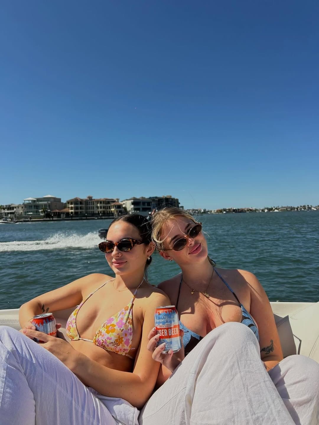 22 yo IRL mom: Hottest IRL gym milf ever! (Part 1) - Please REPOST if you like!