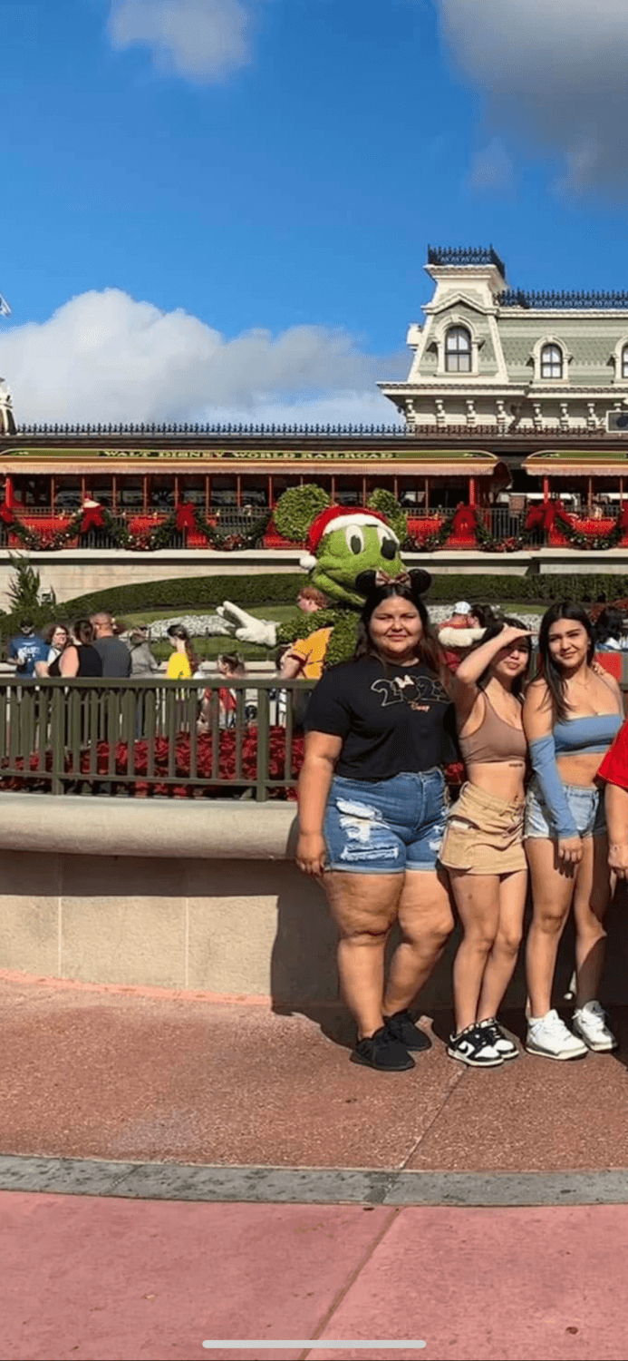 -My 2 Sexy Latina Cousins & 2 Sexy MILF aunts / Who has their nudes Dm US