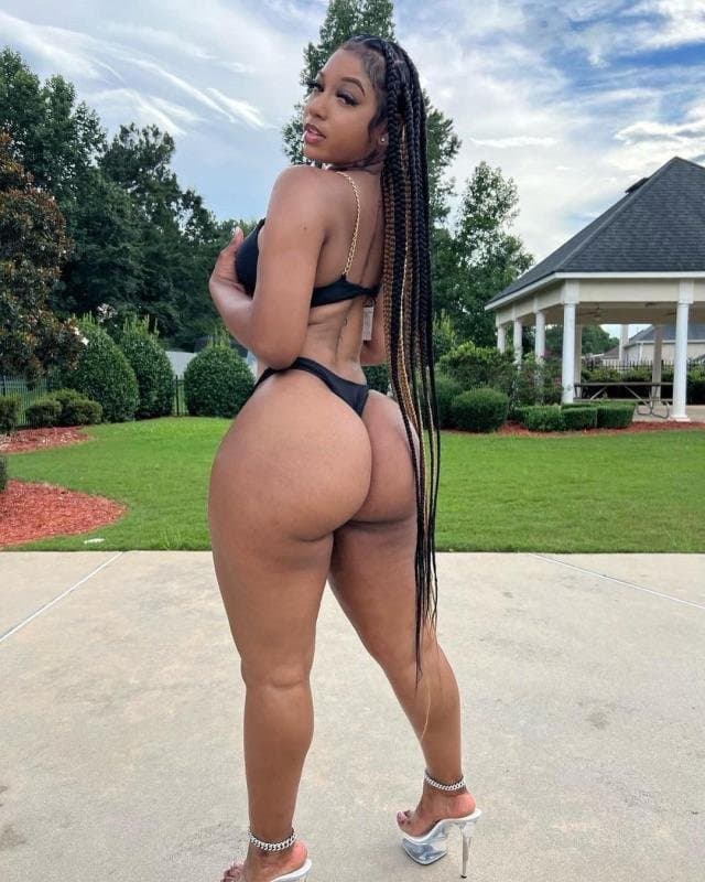 Big Ass Thot Shamayne G. New York Whore With Fat Ass Lil Pussy. Lil Thot In Public.