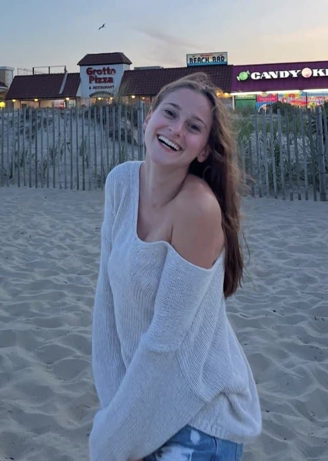 Big Tit 18 year old Sexy Slut Andi