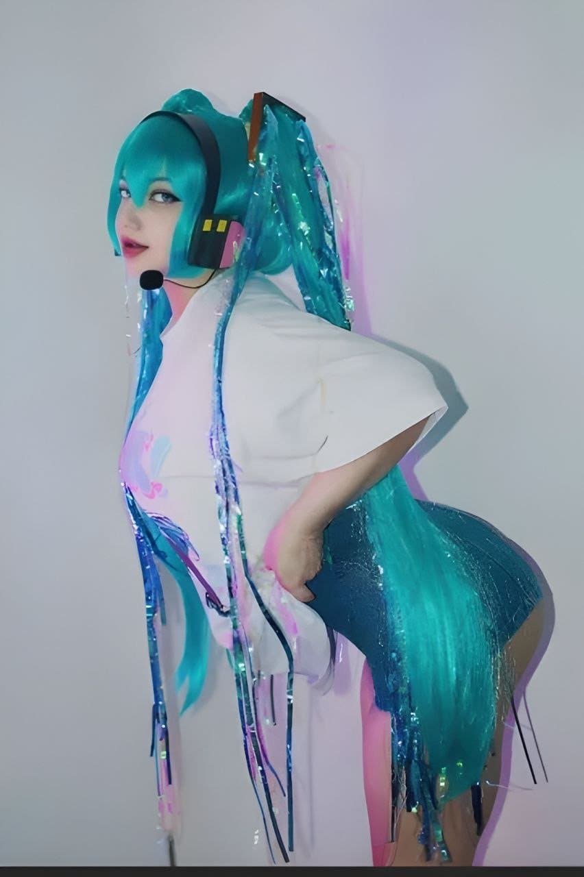 Evelinaava (latest) leaks Miku & Utahime. Check bio. Erome