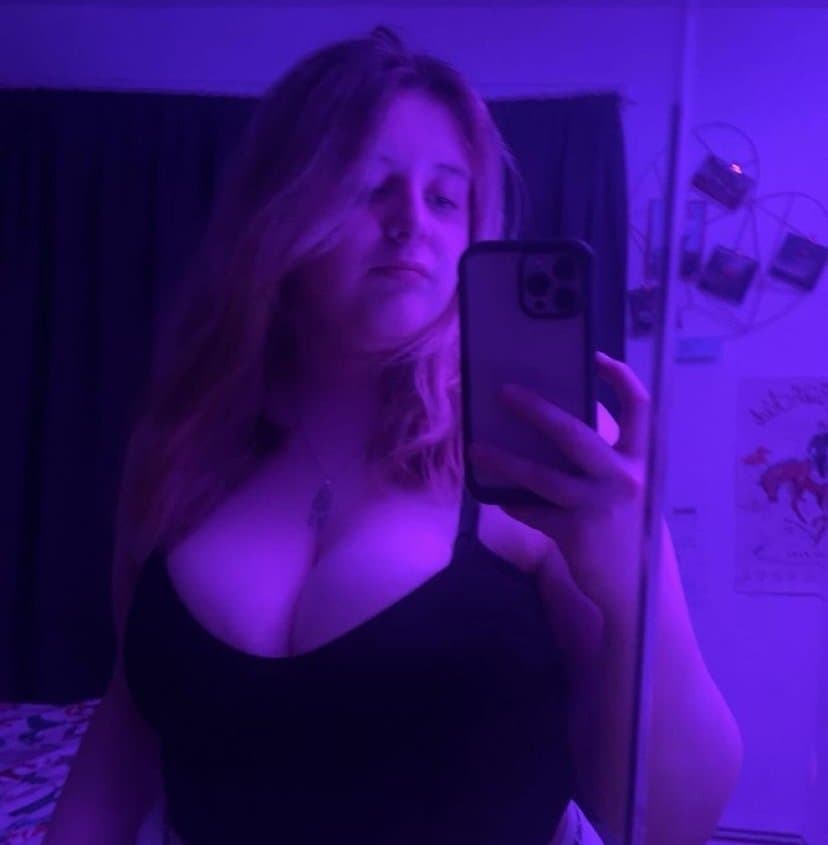 Big tit teen Danii Macleod