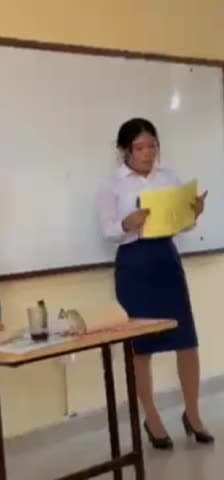 Miren ? nada más a una practicante que desea ser una futura profesora de primaria...que tal la ven?