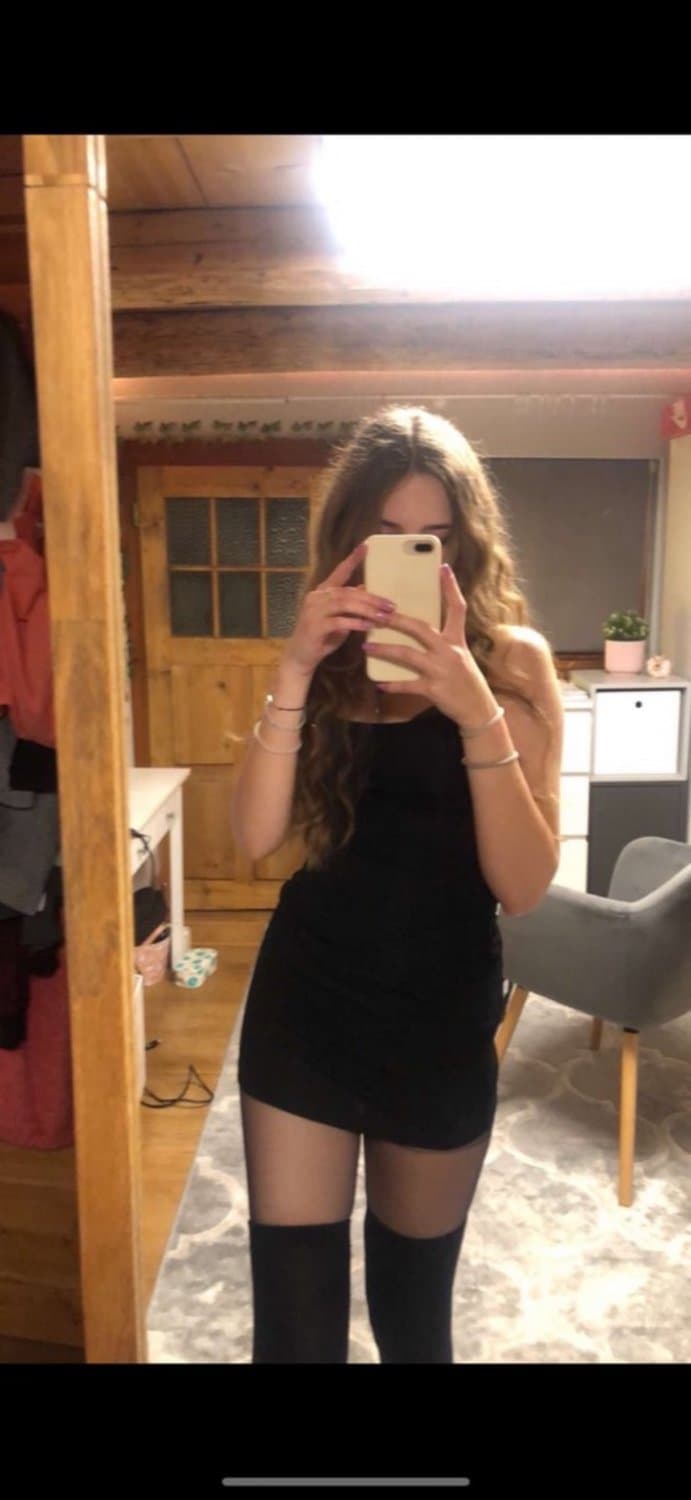 Needy whore Roxana can never tease enough men.