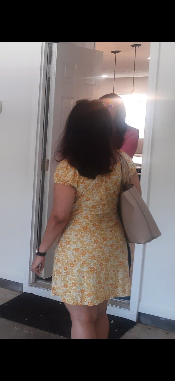 Fat Ass Slutty Milf Shows off Her Big Jiggly Ass.