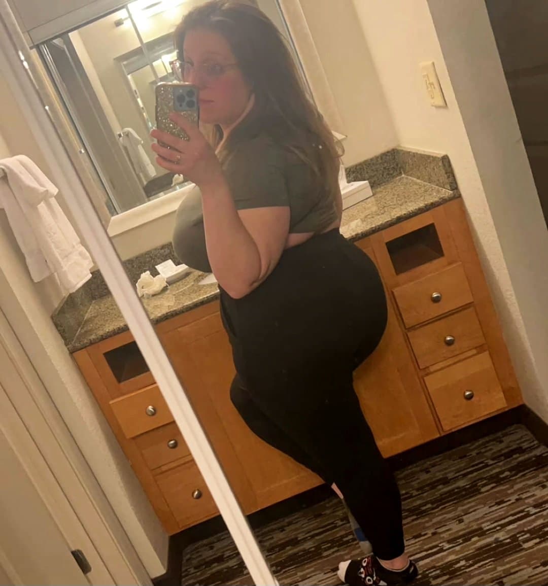 Thicc NN Milf