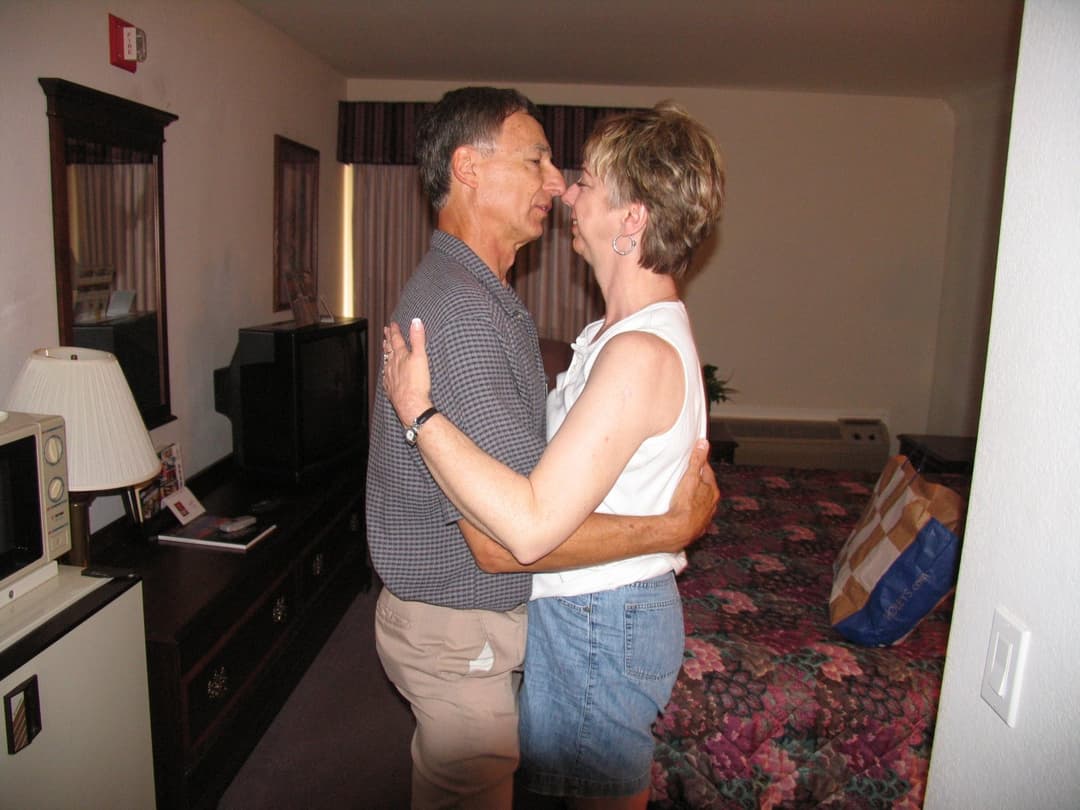 Sally dating friend in hotel