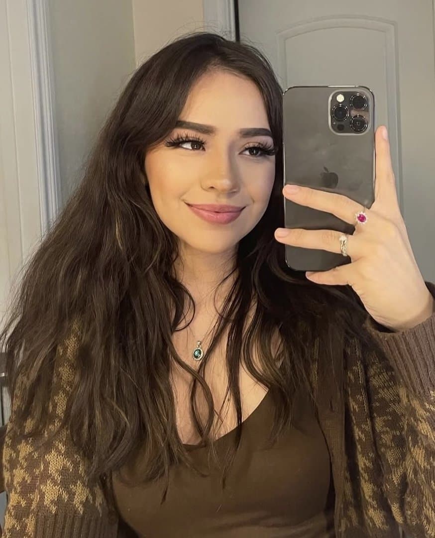 Isabella the good slut - spit roast double blowjob ?‍? AI request