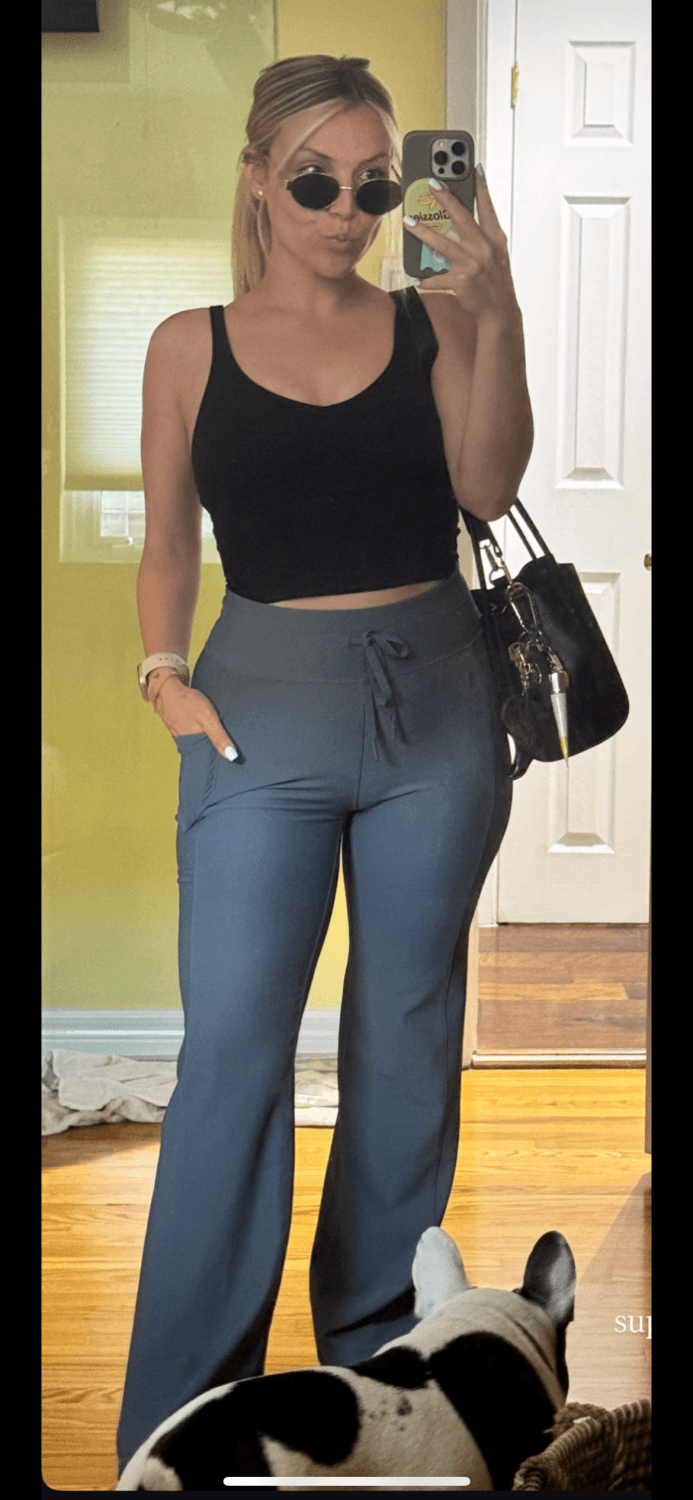 Click to view full size Love when PAWG whores post their ass in leggings so I can post her on wagon Wednesday