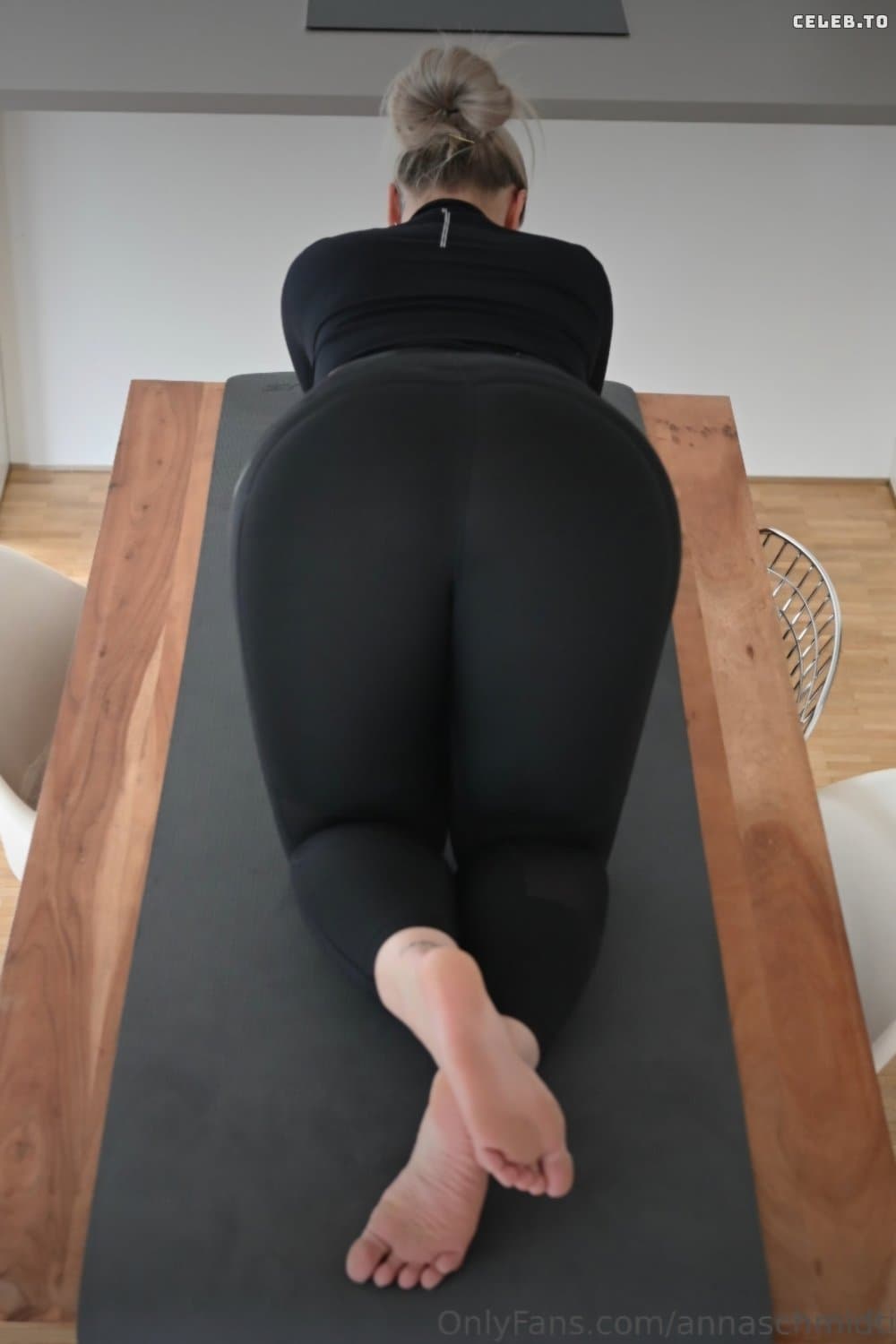 Anna Schmidt-CUM join my first YOGA SESSION ??‍♀️? hihi ???