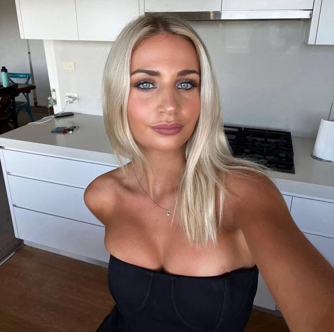 Abby is a little tart kiwi