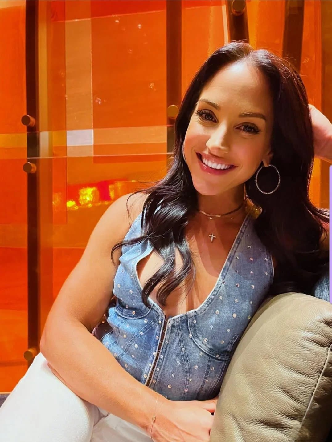 Click to view full size Cheerleader Emily Compagno to wannabe tv host Show of that slutty body and plug that mouth with cock