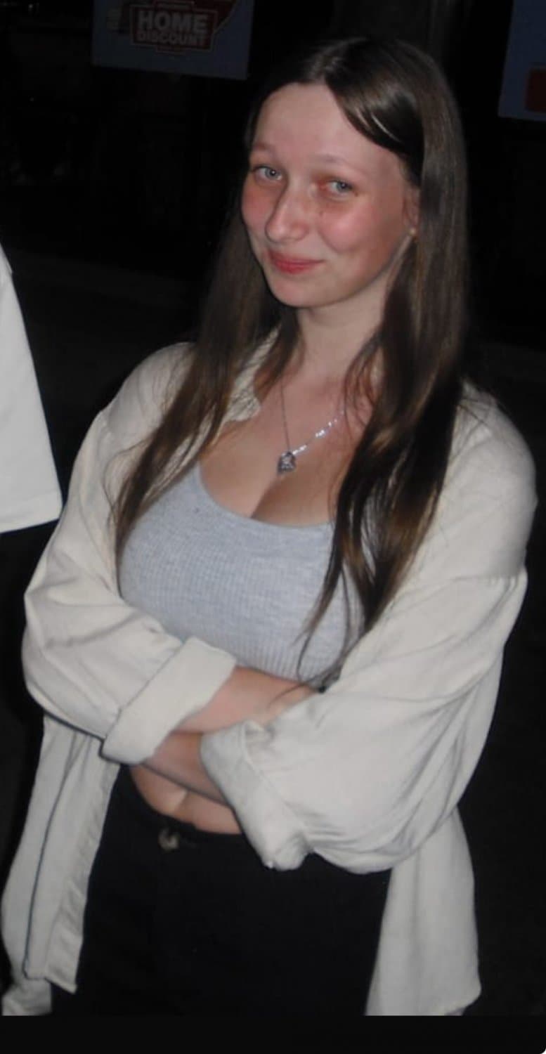 German Onlyfans newcomer Teen! Nudes! She just started comment and dm for her content!!