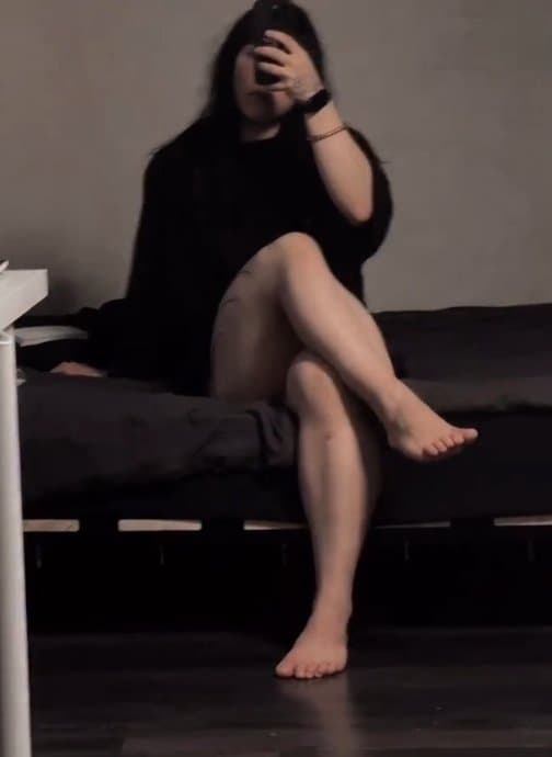 putas mostrando las patas