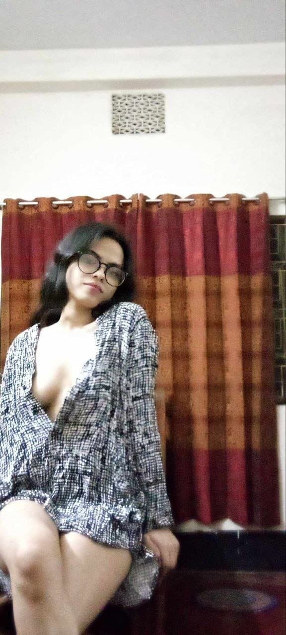 sexy Indian figure Hijab cute and sexy face giving blowjob and getting fucked leaked pics
