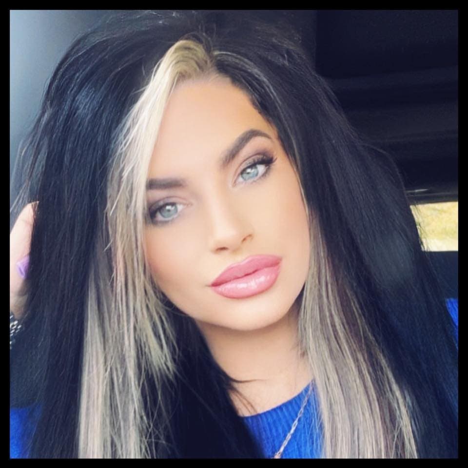 Two girls live out their dream of getting naked and making out with each other on the G G W bus