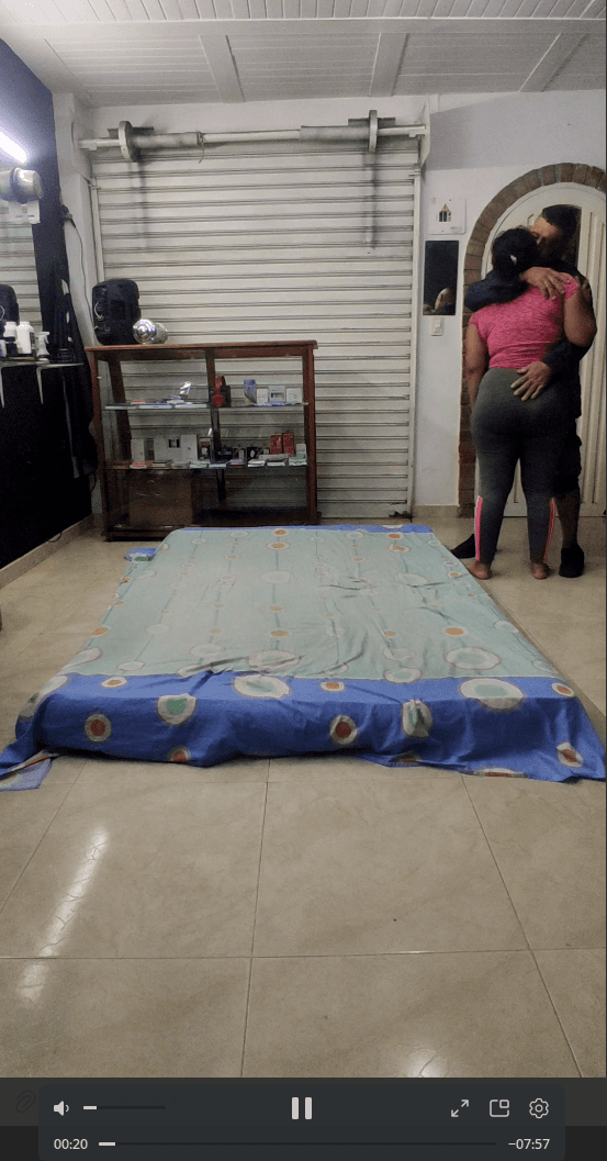 Mi novia putita quien quiere ver los videos con ella los vendo