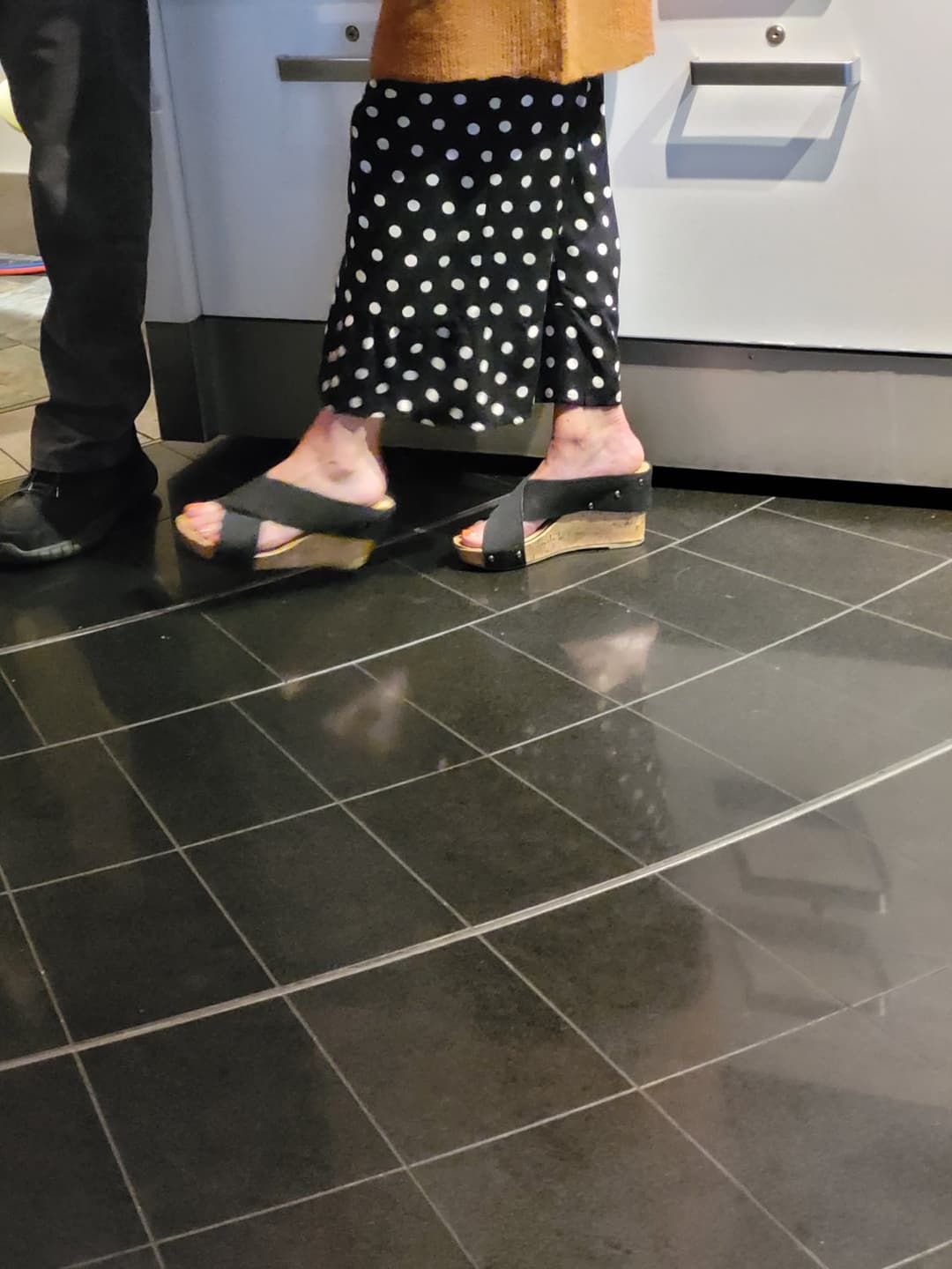 Click to view full size White milf feet on the cruise