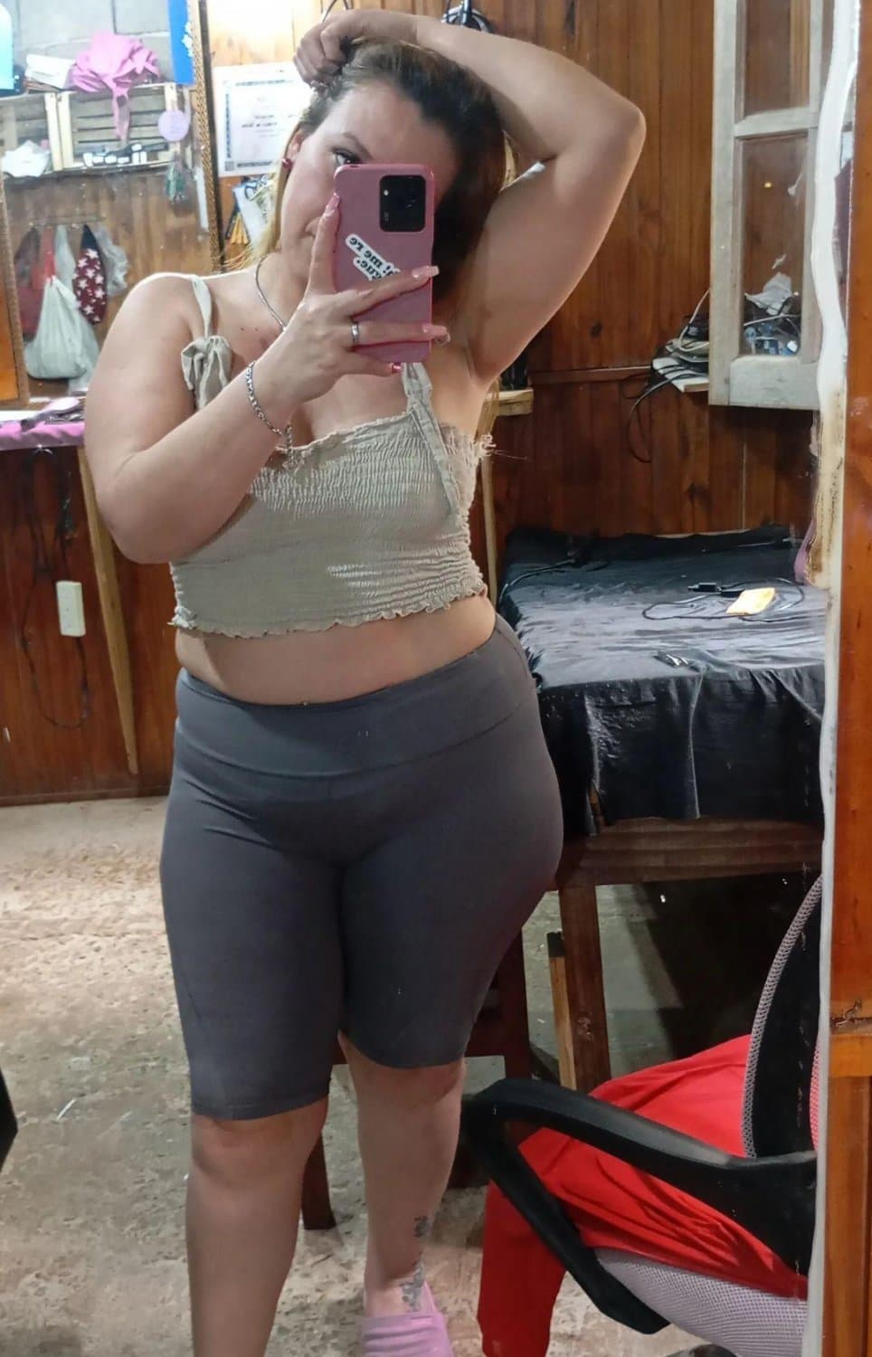 Linda gordibuena ig. Buscare sus fotos qe aparece en microtanga