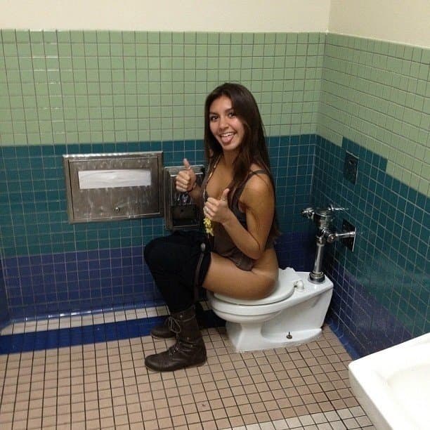 Pissing girls ❤️❤️