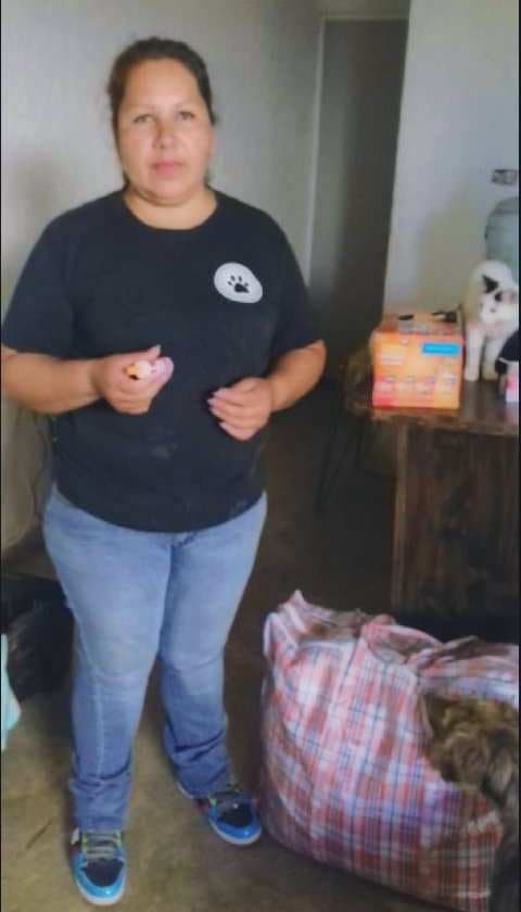 Mi madrastra por andar de puta le destrozaron el culo,el desconocido la obligó a tener anal