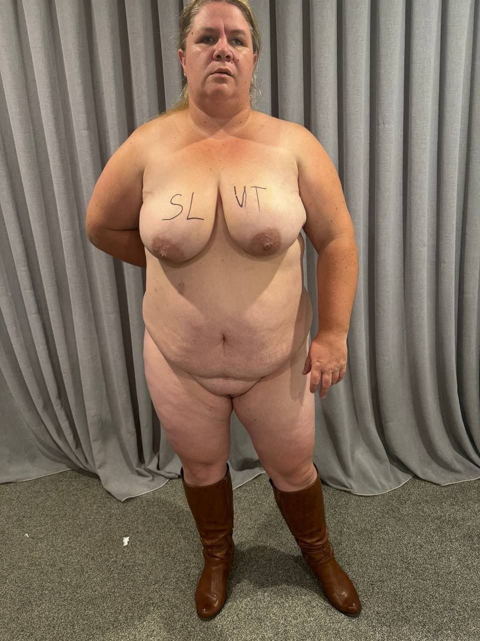 Fat kiwi slut has fun on toy and shows off body